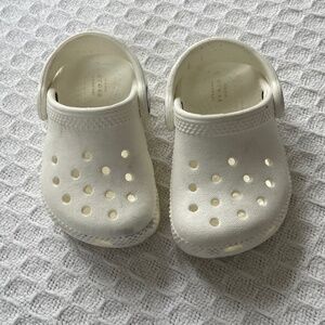 White Toddler Crocs - Size 4